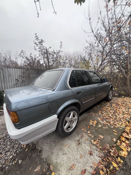 Бмв е30 в неплохом состояние