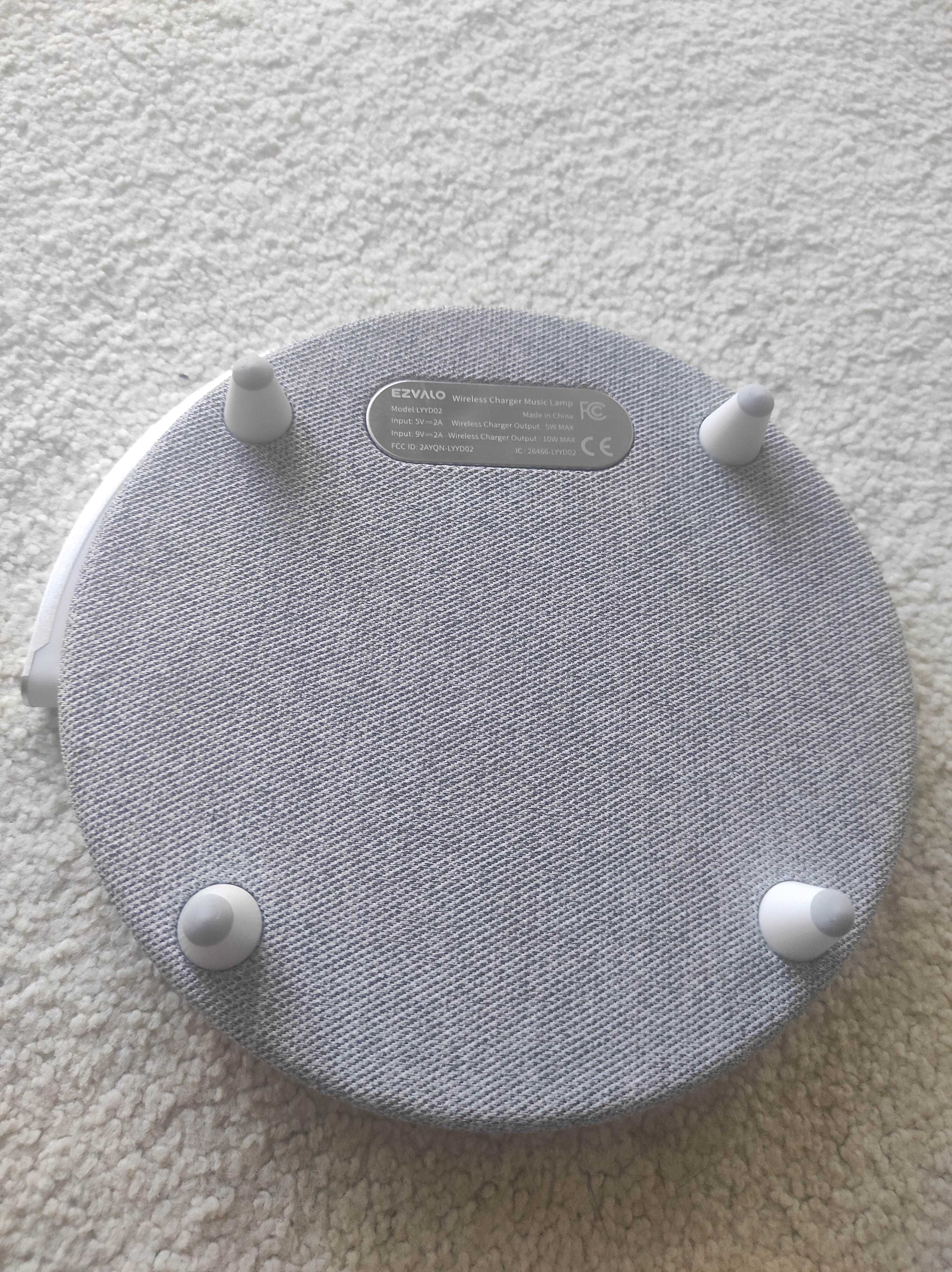 Lampka LED głośnik BT ładowarka indukcyjna powerbank EZVALO nowa