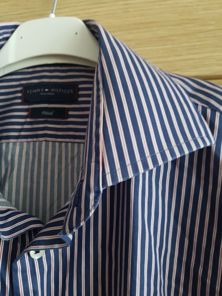 Tommy Hilfiger roz 42, 16 1/2