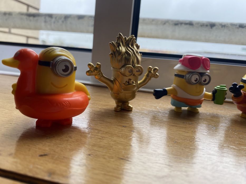 Little Pet Shop e gatos e minions