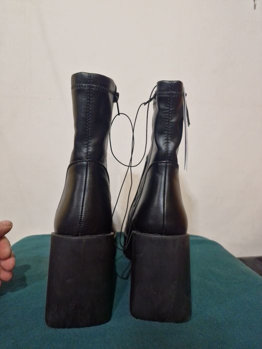 Noww Sinsay buty na obcasie roz,40,buty za kostkę skóra