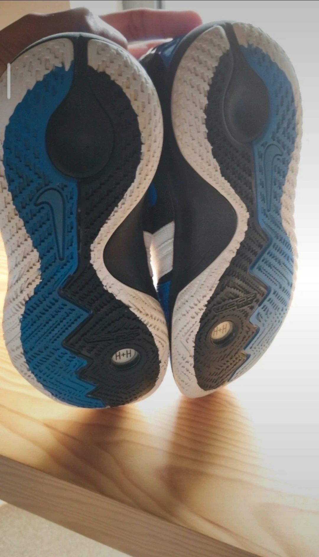 Nike Kyrie Flytrap Royal Blue + cleaning products