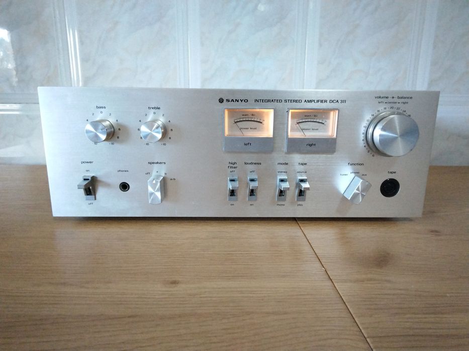Amplificador integrado Sanyo Dca 311