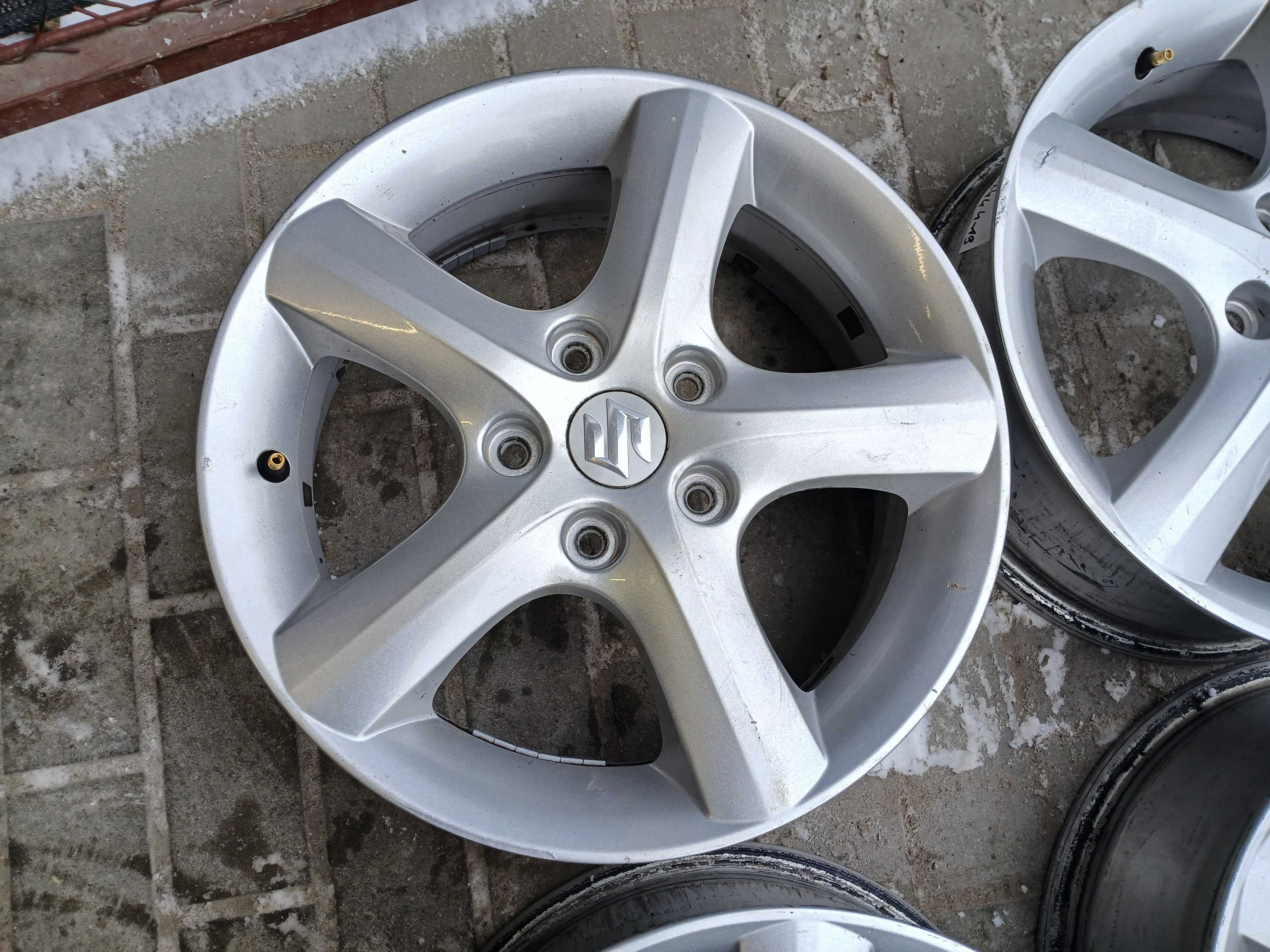 4x felgi 16 5x114,3 Suzuki SX4 S-Cross Vitara Swift Sport Toyota ET50