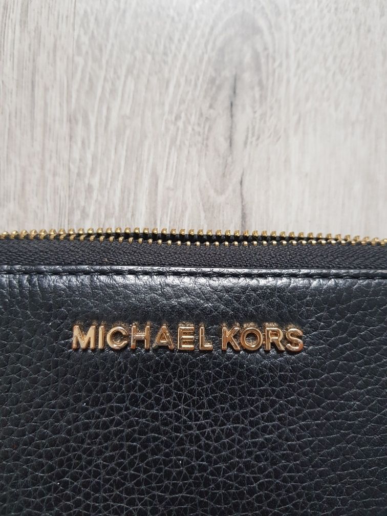 Portfel Michael Kors z uchwytem do ręki