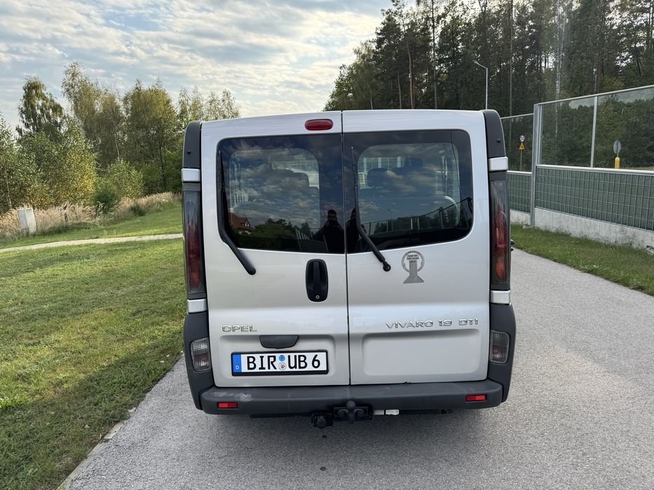 Opel Vivaro/Trafic 9 Os Klima 220 tys przebiegu Super Stan