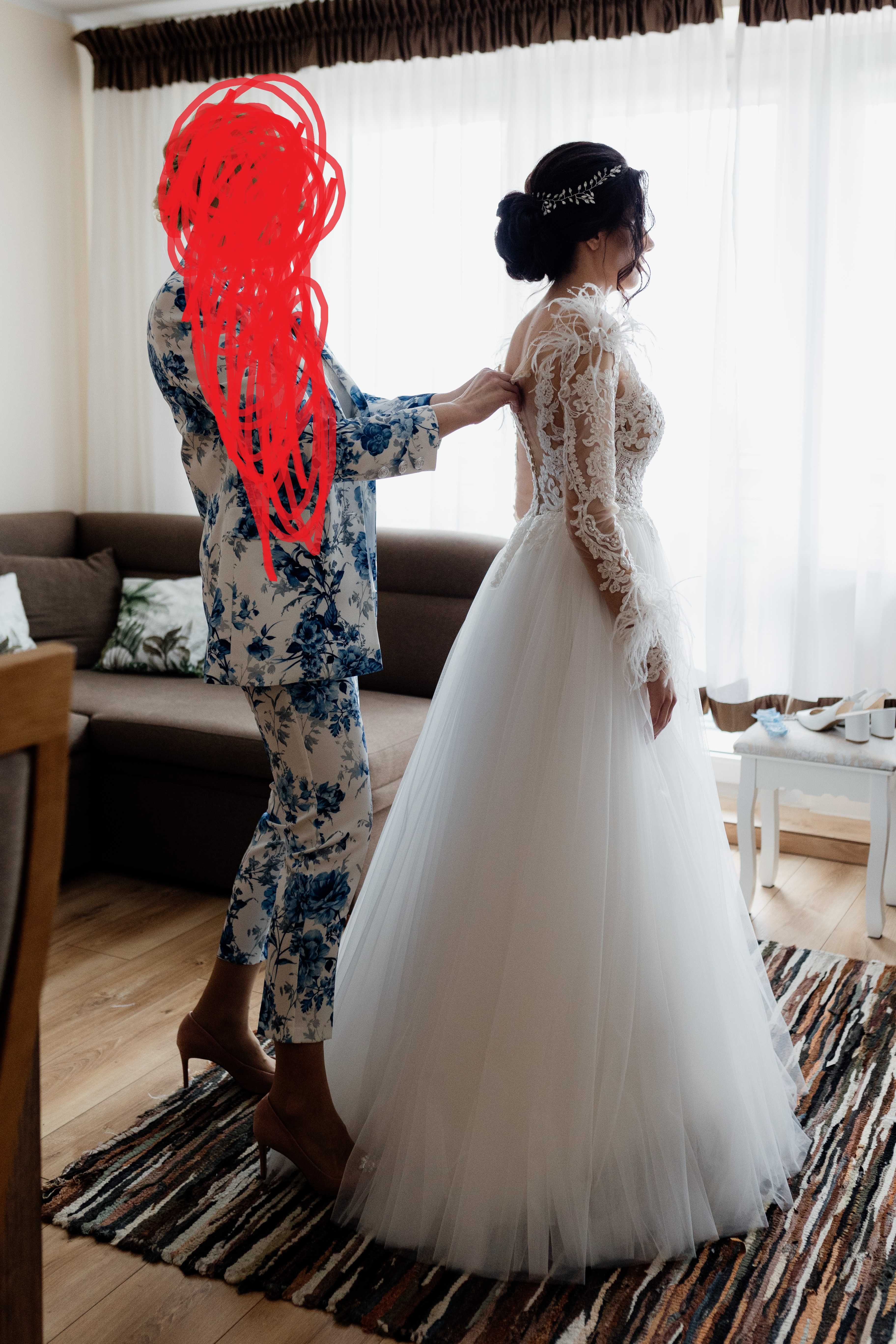 Wyjątkowa suknia ślubna z koronkową górą, welony i dodatki w prezencie