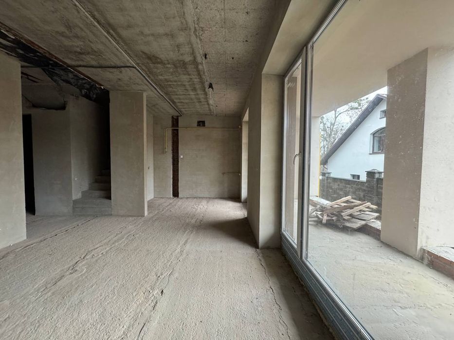 Продаж котеджу з міськими мережами!