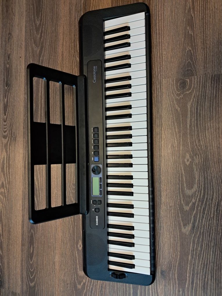 Синтезатор Casio CT-S300.