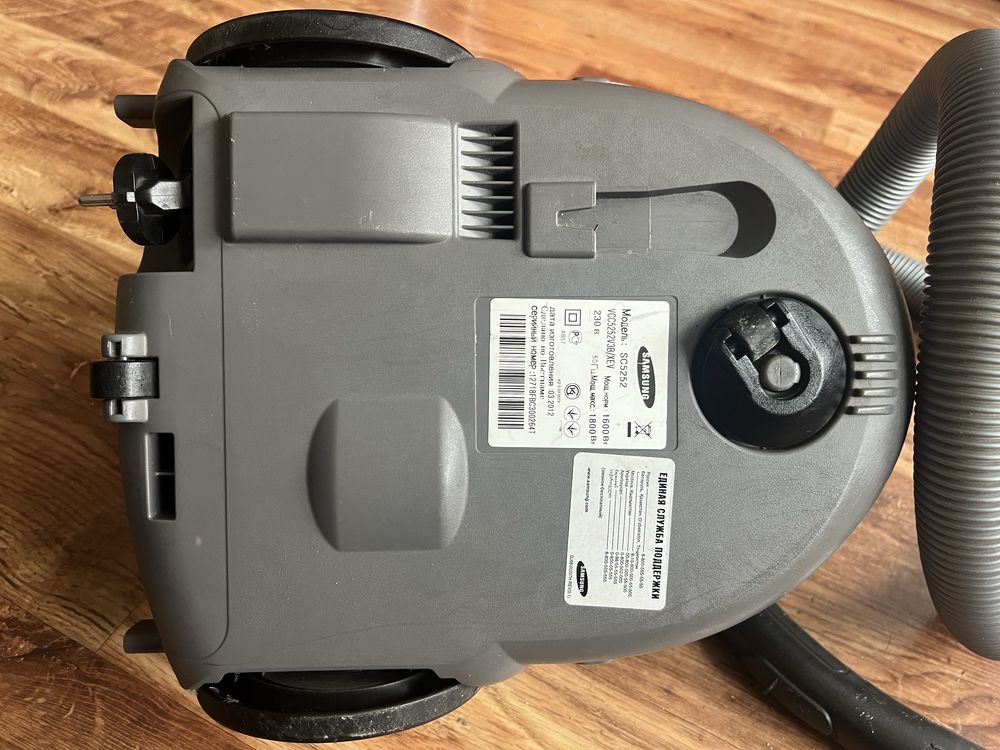 пылесос Samsung SC5252 1800 W крышка сломана