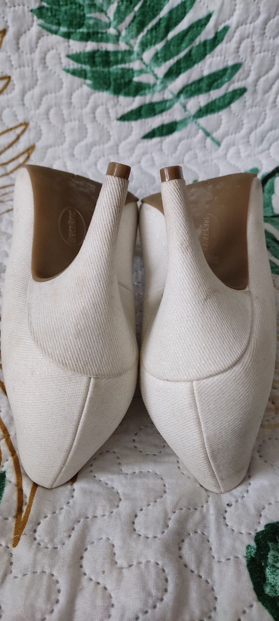 Buty szpilki eleganckie ecru 40 .Obcas-9cm.Deichmann