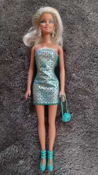 lalka Barbie w sukience