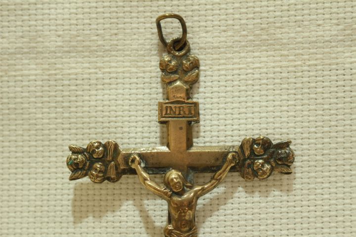 Crucifixo em Bronze com Anjos Querubim 13 cm