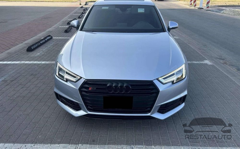 Передний бампер в стиле S4 на Audi A4 B9 2015-2019 ауди а4