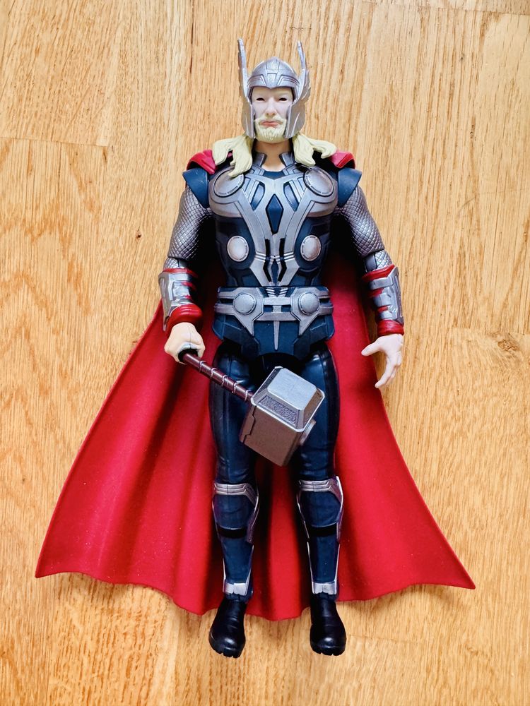 Figurki Marvel Disney Store Thor Capitan America Power Icons
