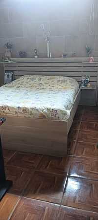 Cama 1.90× 1.40 com estrado incluido