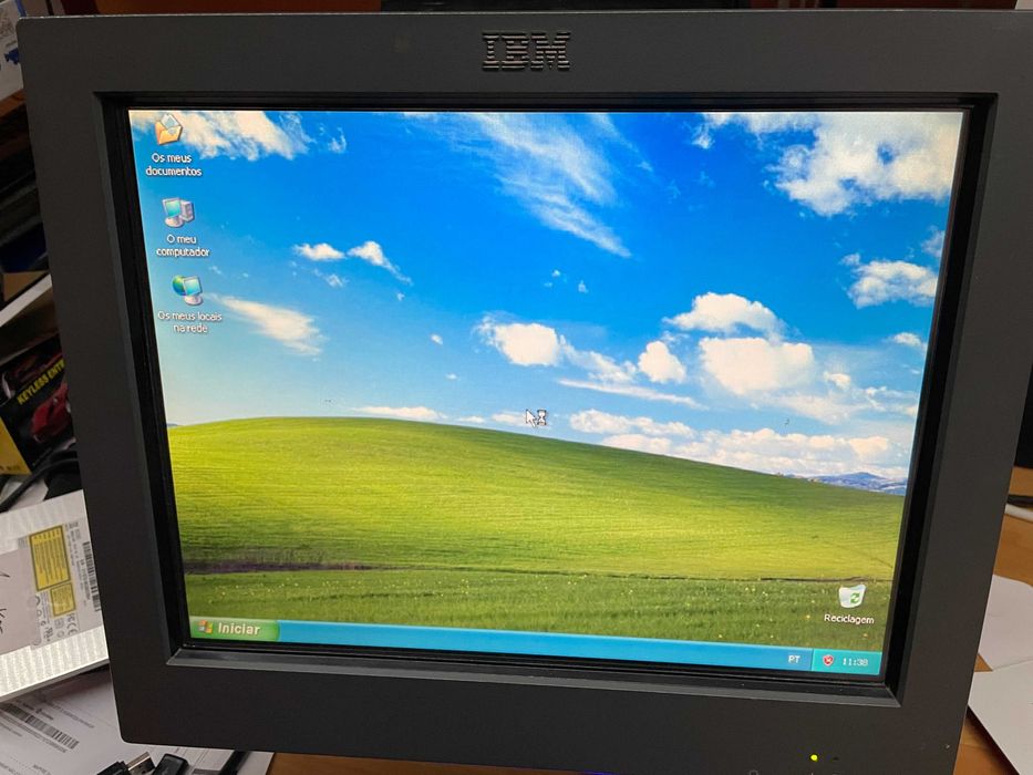 POS IBM 15" com sistema operativo e ecrã tátil, com visor cliente