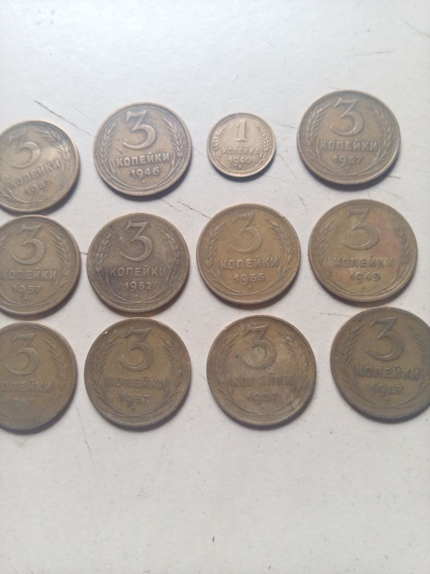 Продам очень старие монеты год смотреть на фото.