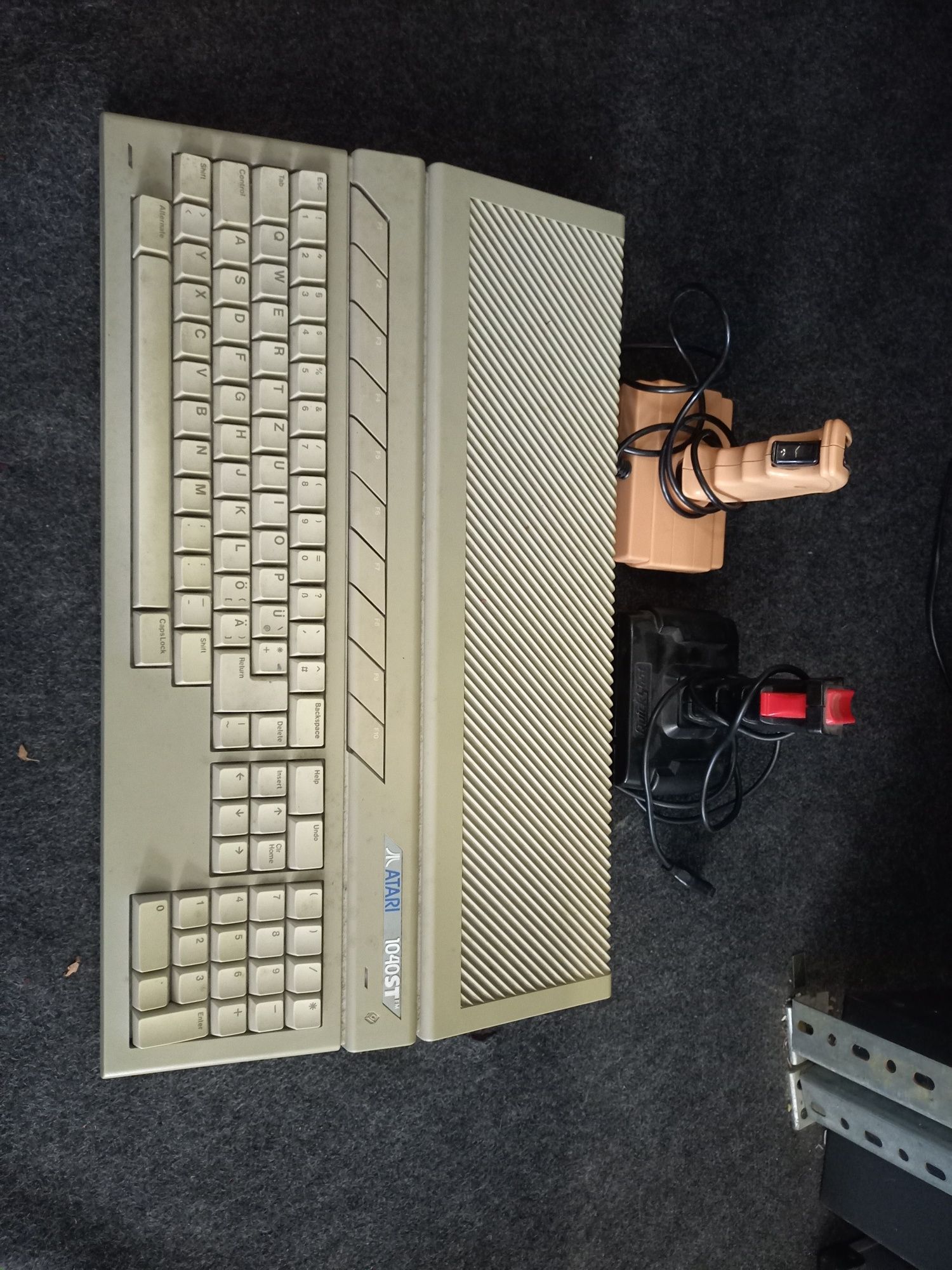 Commodore 64   atari 1040st