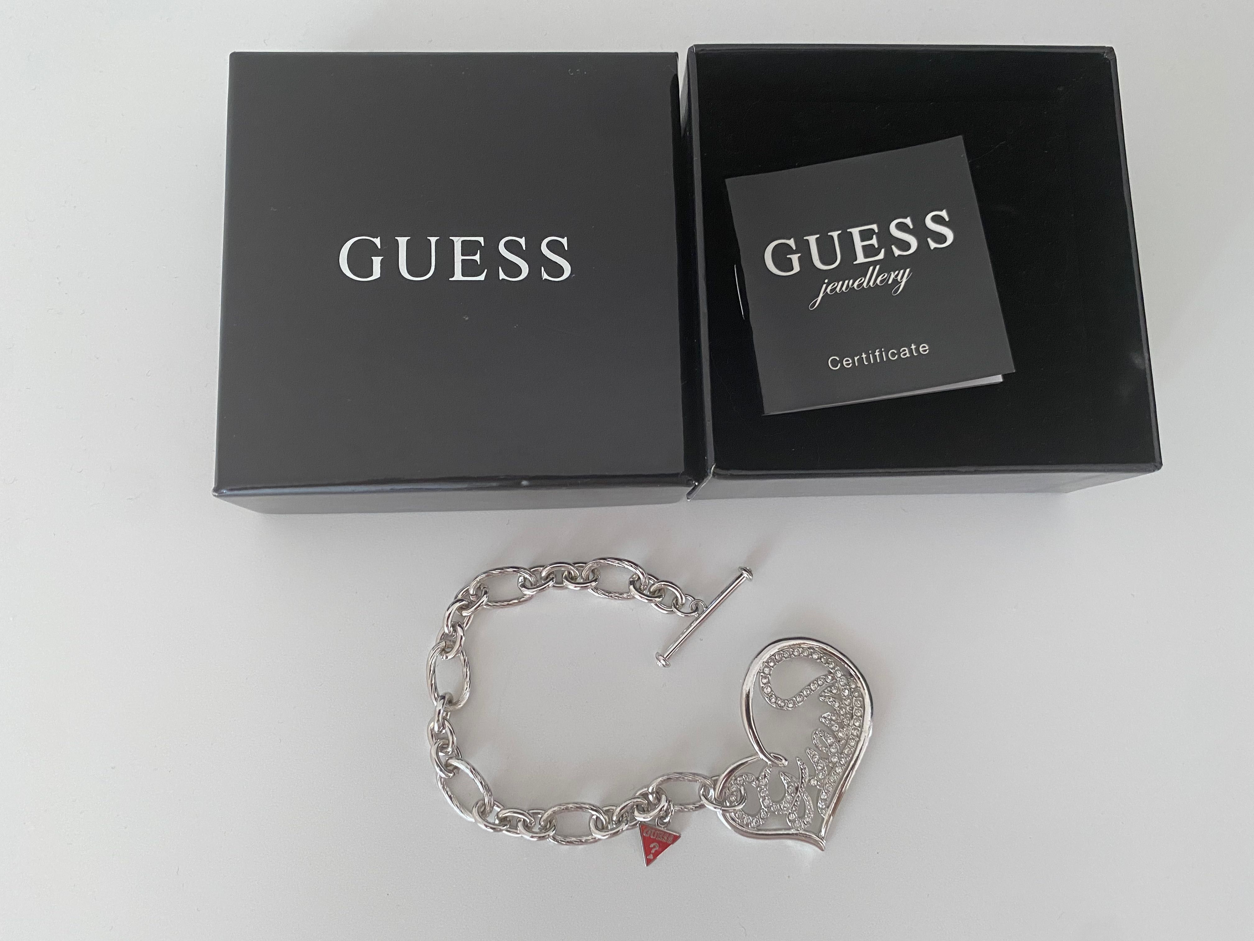 Pulseira Guess com coração