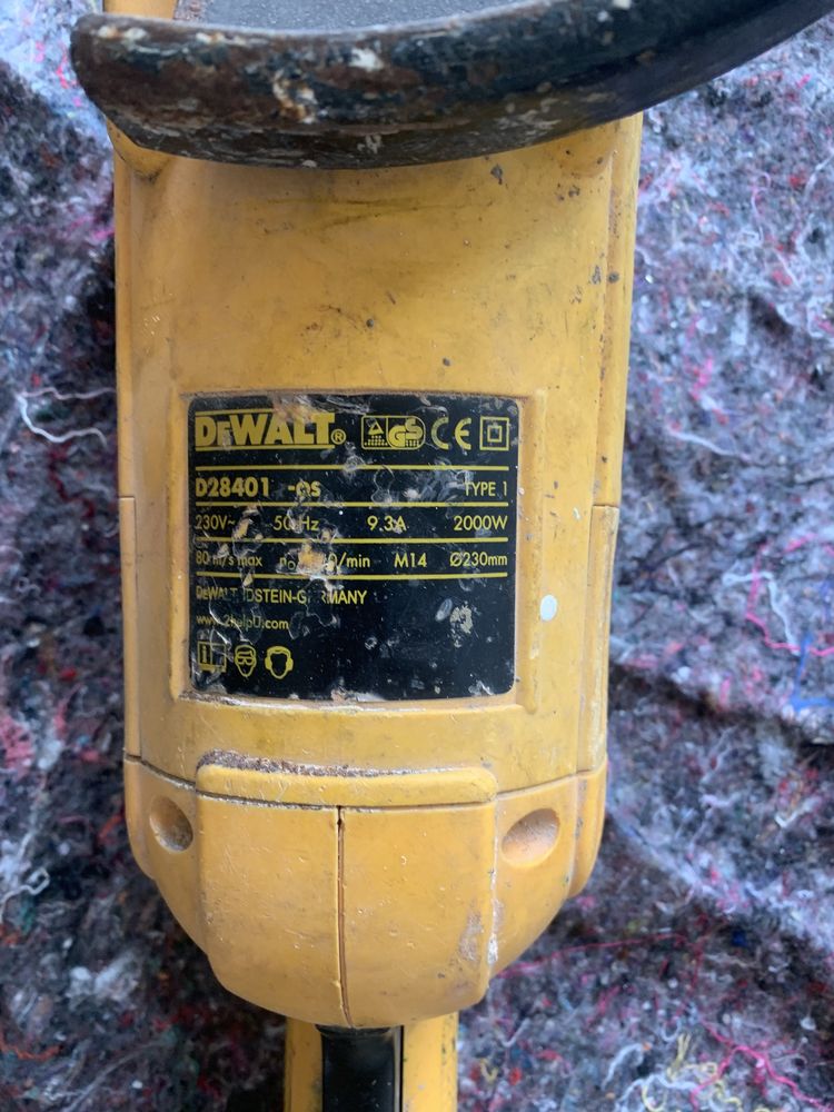 Rebarbadora Dewalt Grande