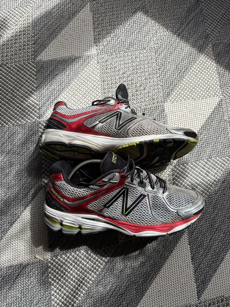 Оригінальні чоловічі кросівки New Balance 880 V2