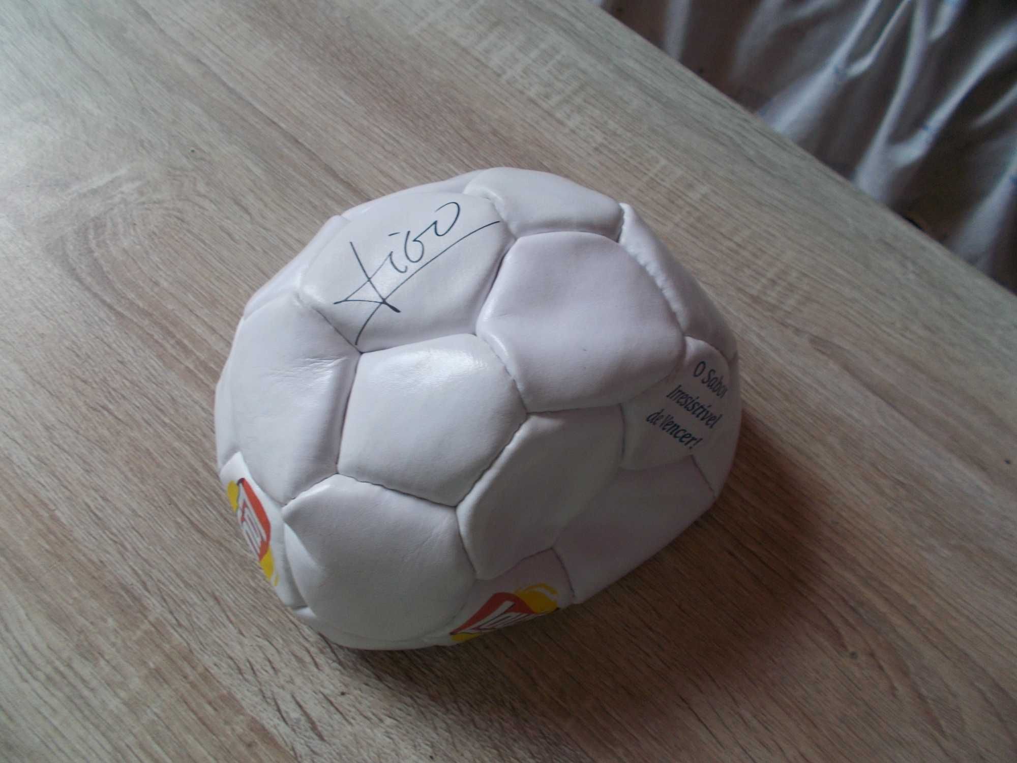 bola de futebol da marca Lays