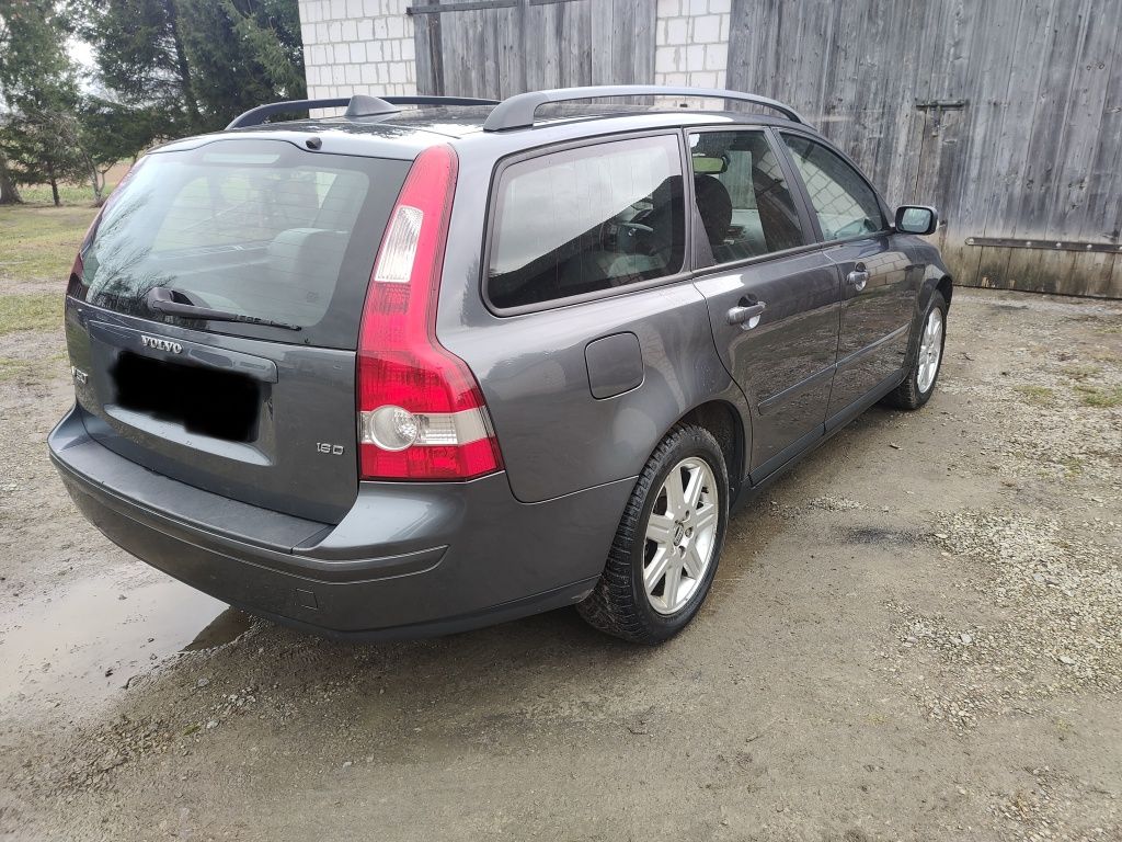 Volvo v50 1,6D 2006 Rok