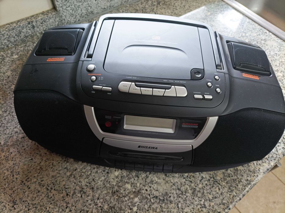 Radio Leitor de Cd e Cassetes, a pilhas e corrente eletrica
