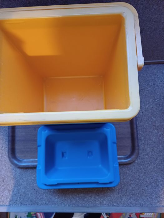 Arca frigorífica portátil, ideal para campismo, praia, viagem.