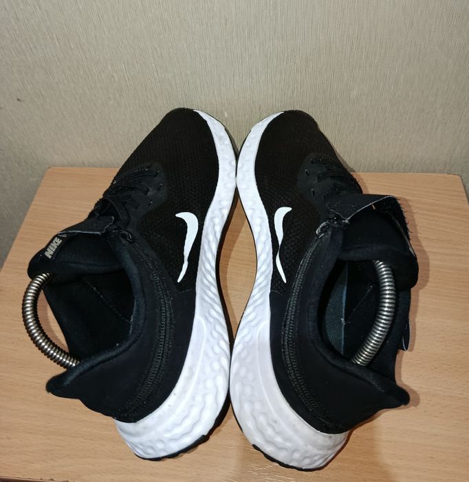 Кросівки фірми Nike 43 розміру