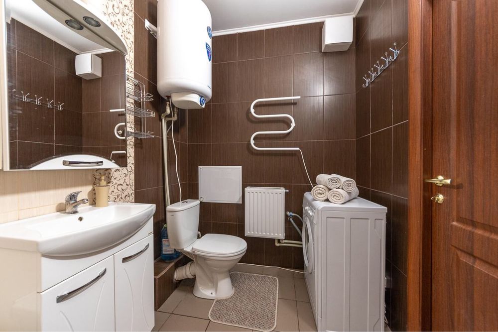 Єлизавети Чавдар 34, ст.  М Позняки, Осокорки