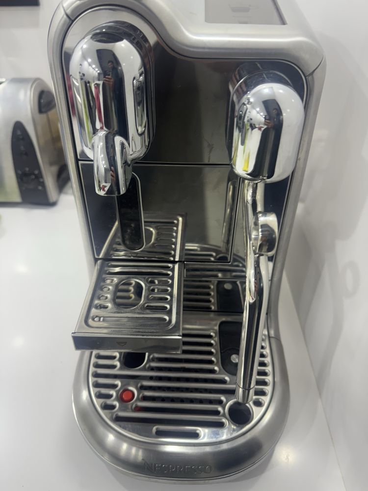 Máquina cafe Creatista Pro Nespresso