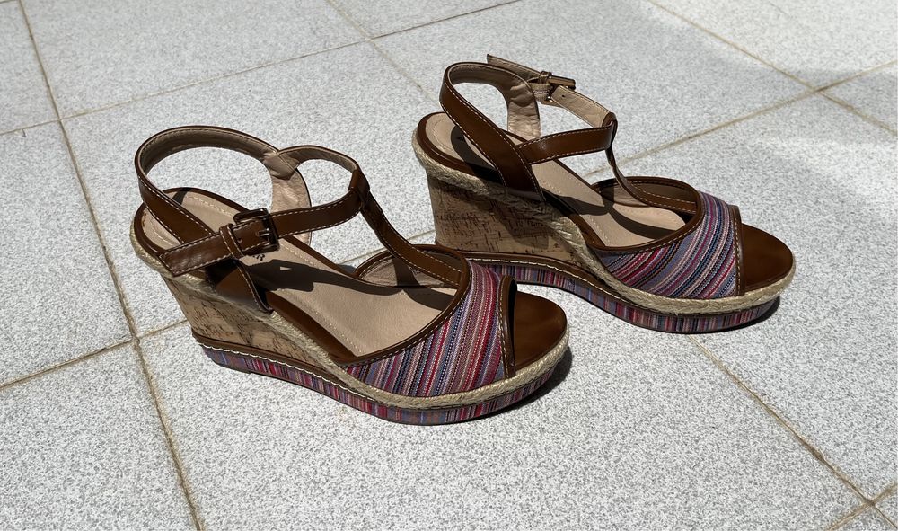 Sandálias rosa e castanho - super actual