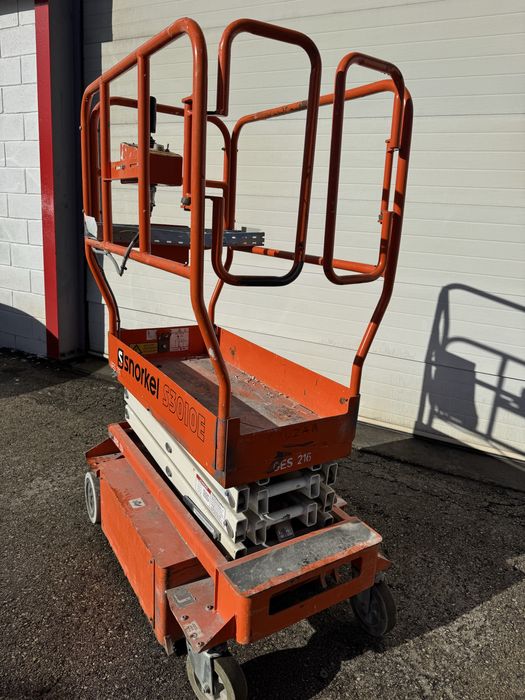 Plataforma elevatoria eletrica 5mt (usada)