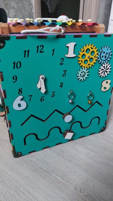 Бізікуб для малят