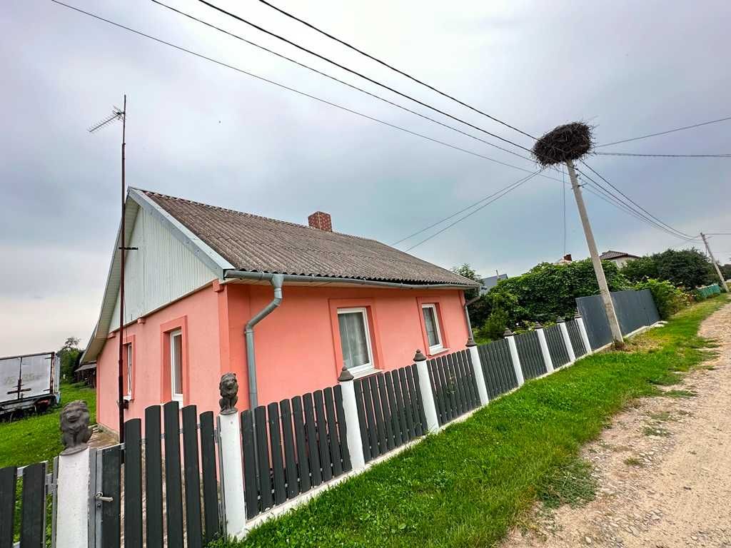 Продаж будинку поблизу Стрия