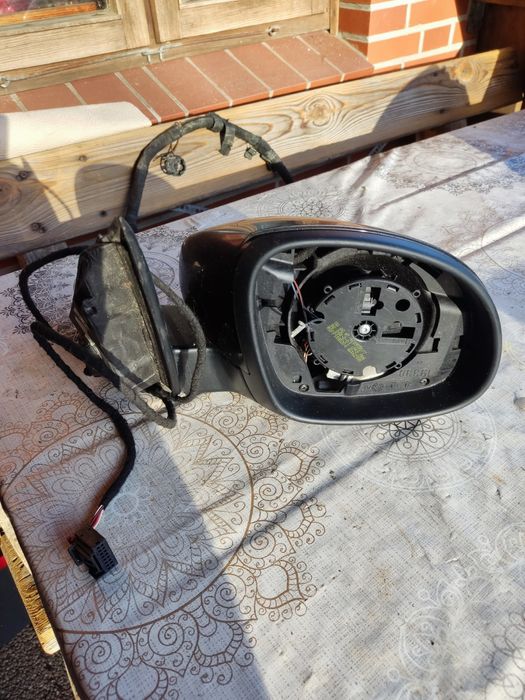 Зеркало Skoda Yeti праве