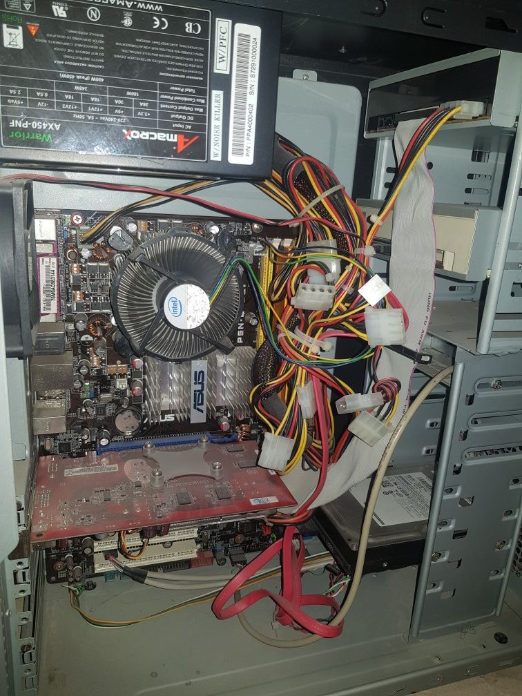 Komputer stacjonarny + monitor