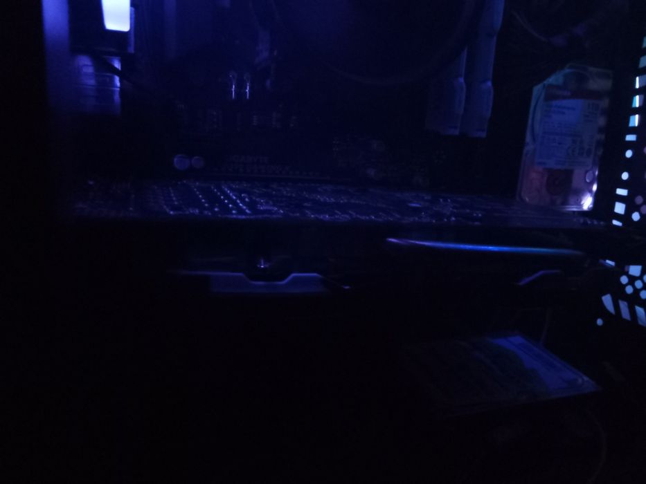 Placa Gráfica MSI Radeon RX 570 GAMING X 8G (impecável)