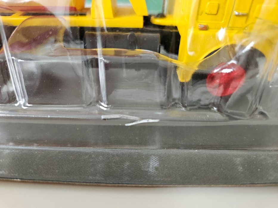 Model Csepel D 733.02 Ciężarówki PRL DeAgostini skala 1:43 z wadą