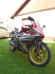 Yamaha YZF r125.