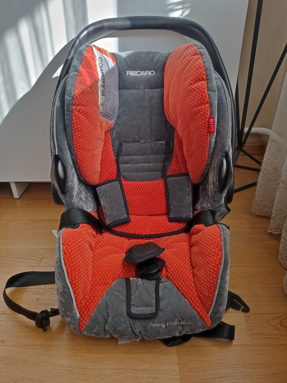 Продам дитяче автокрісло Recaro Young Profi plus