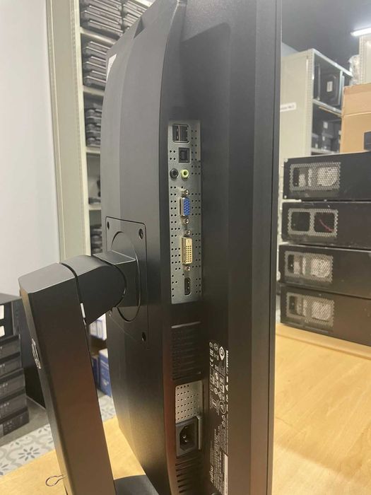 Fujitsu B24 8T 24 дюйми FullHD універсальний монітор є 30 шт