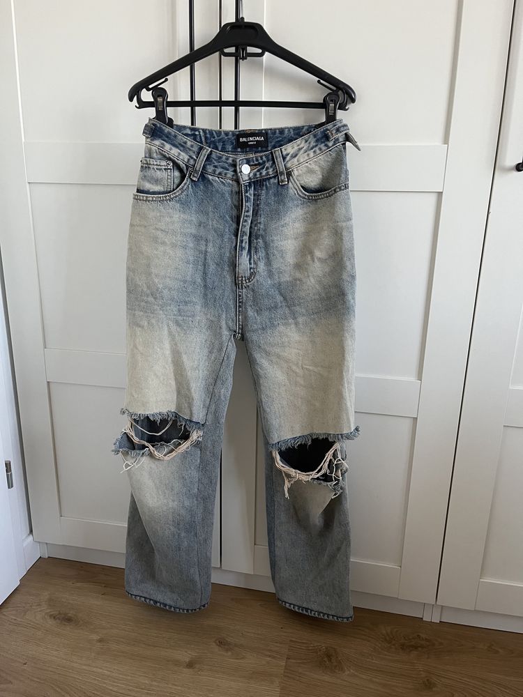 Джинсы Balenciaga Баленсиага S новые бойфренды