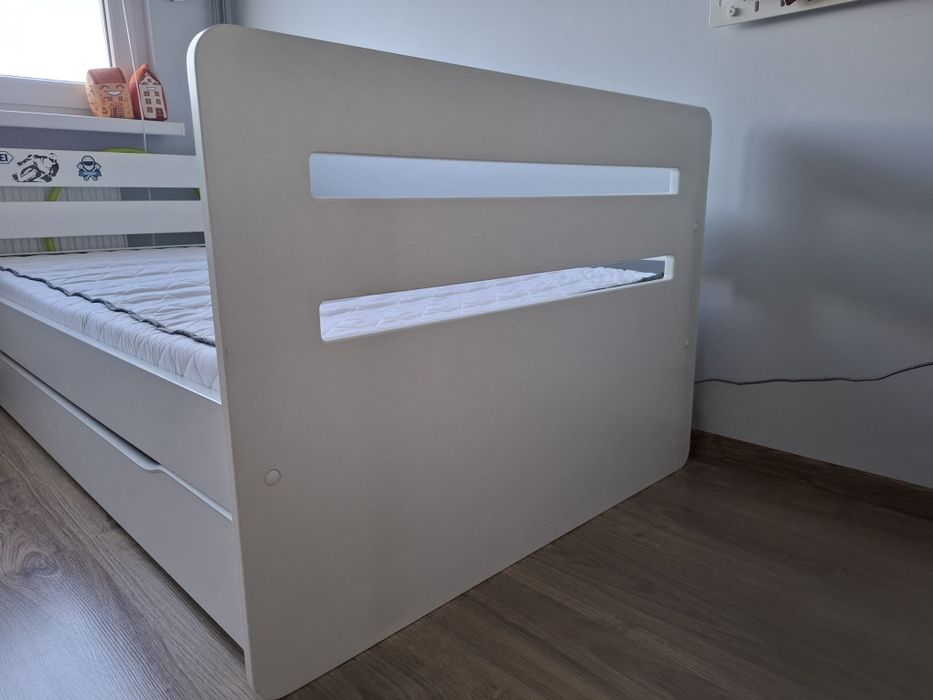 łóżko drewniane dziecięce białe z szufladą barierką materacem 160 x 80