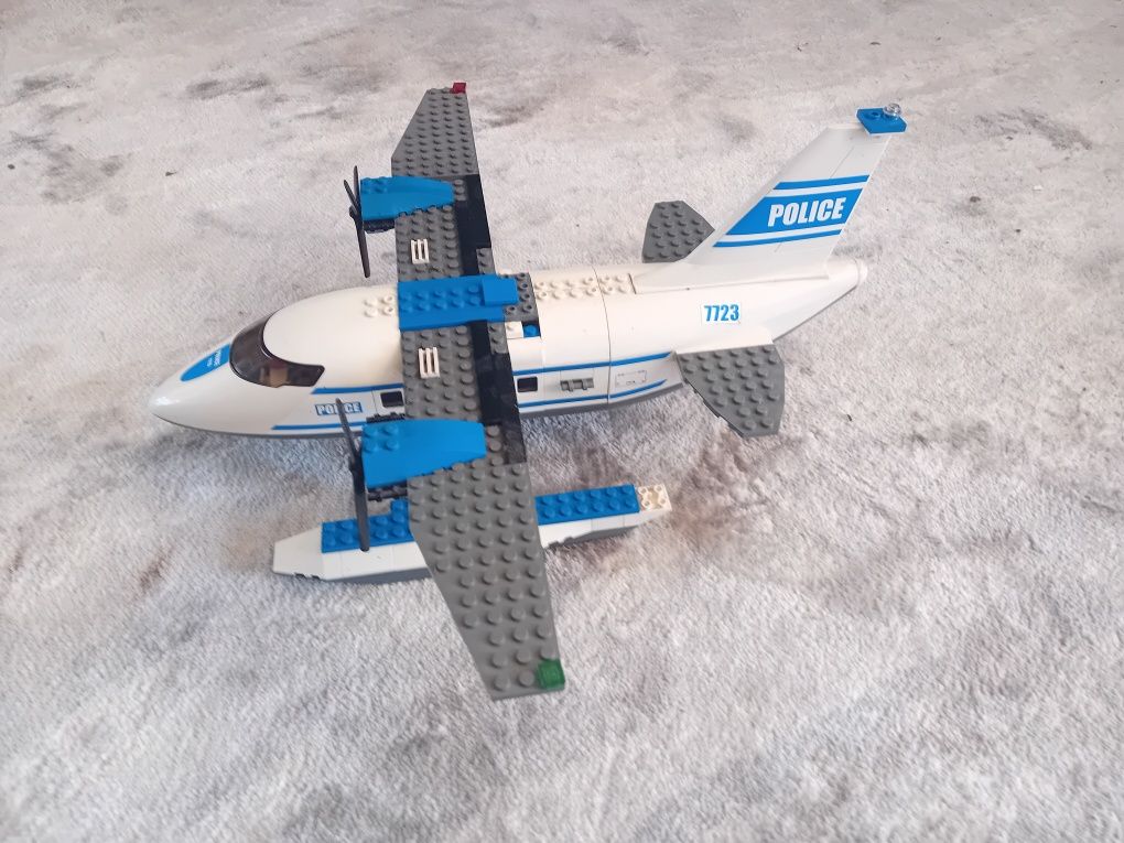 Avião lego.    .