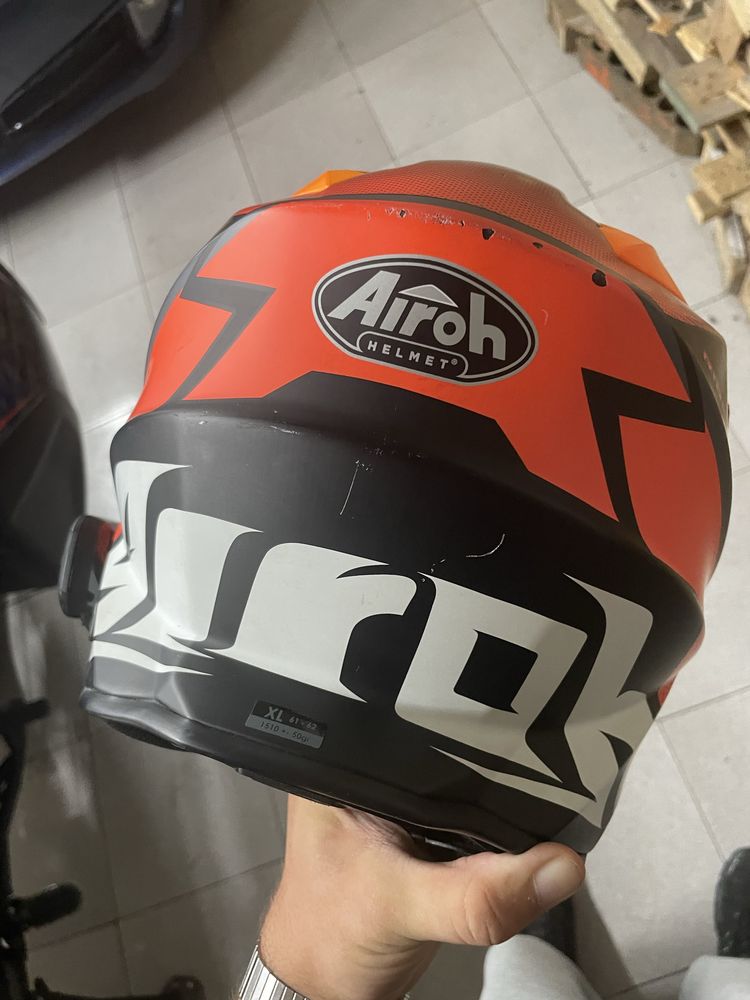 Capacete Enduro Airoh COMMANDER 2 (XL e S) NOVOS