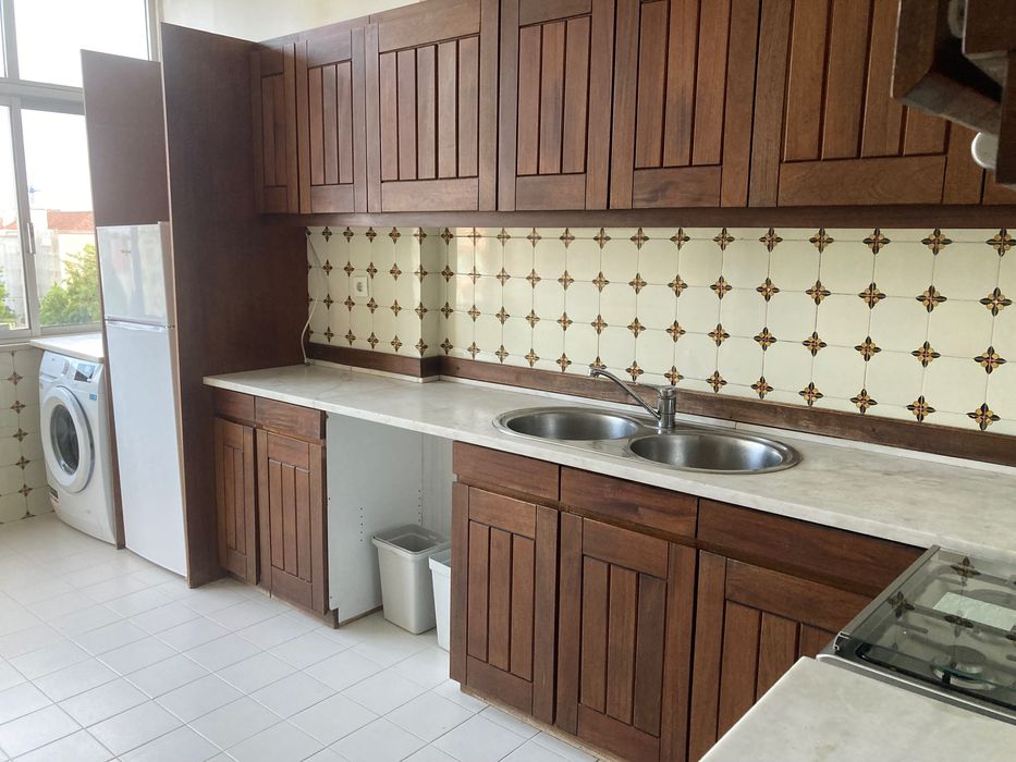 Quarto na Av Estados Unidos da América