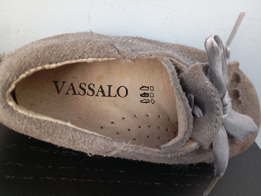 Sapatos Vassalo tamanho 23